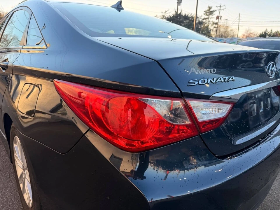 2014 Hyundai Sonata - Image 12 of 14
