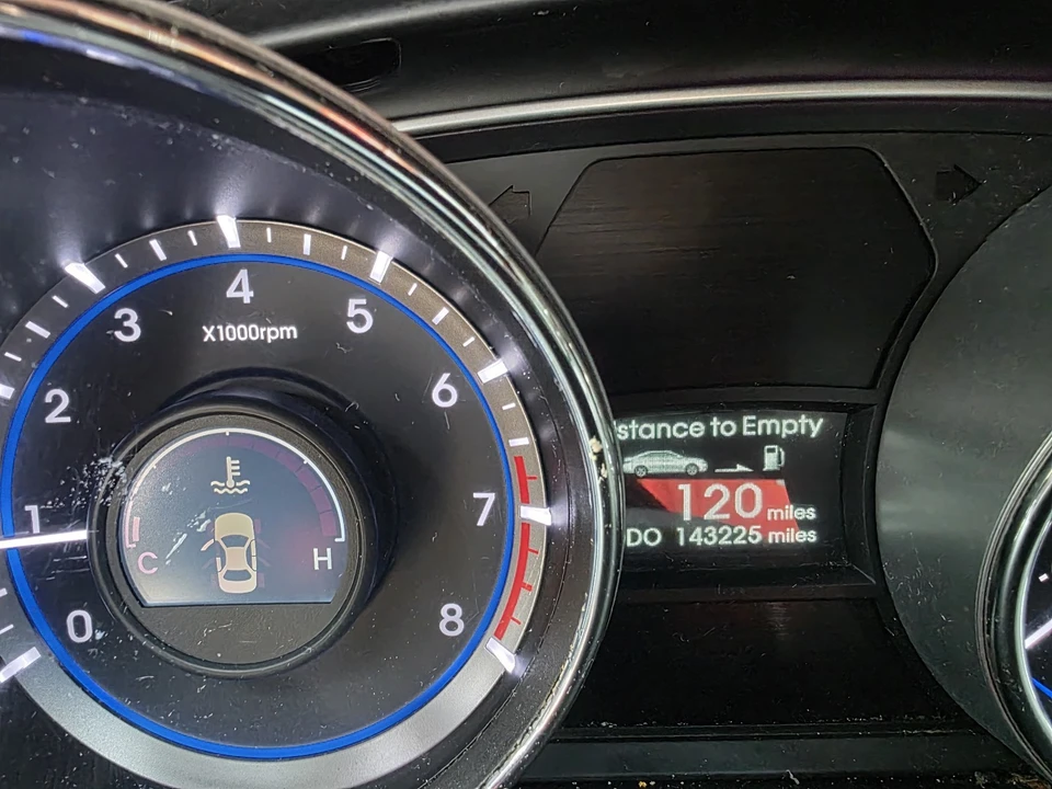 2014 Hyundai Sonata - Image 6 of 9
