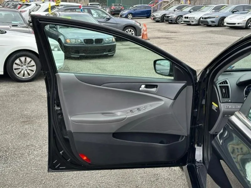 2014 Hyundai Sonata - Image 9 of 12