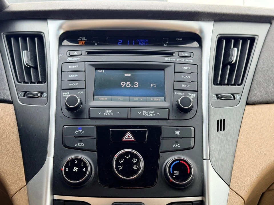 2014 Hyundai Sonata - Image 15 of 17