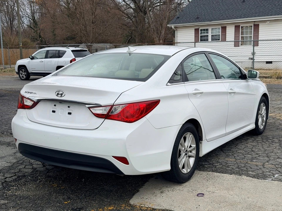 2014 Hyundai Sonata - Image 5 of 17