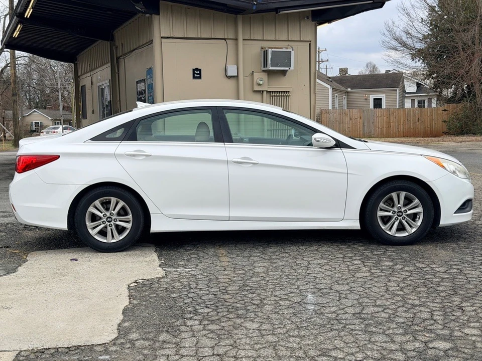 2014 Hyundai Sonata - Image 4 of 17