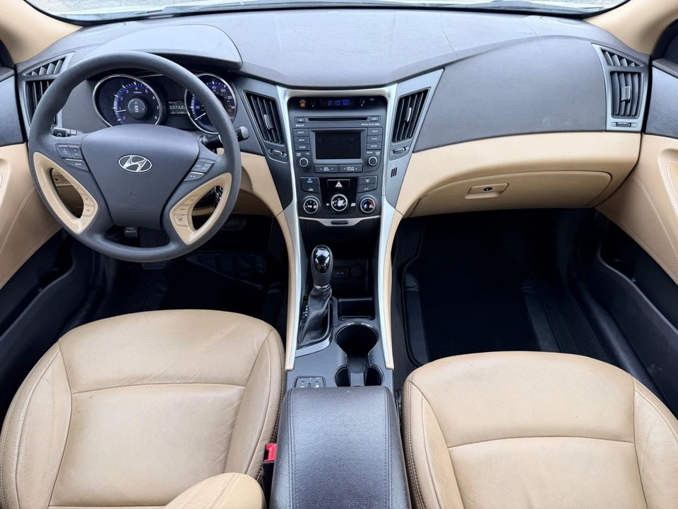 2014 Hyundai Sonata - Image 13 of 17