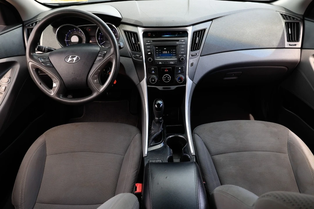 2014 Hyundai Sonata - Image 2 of 12