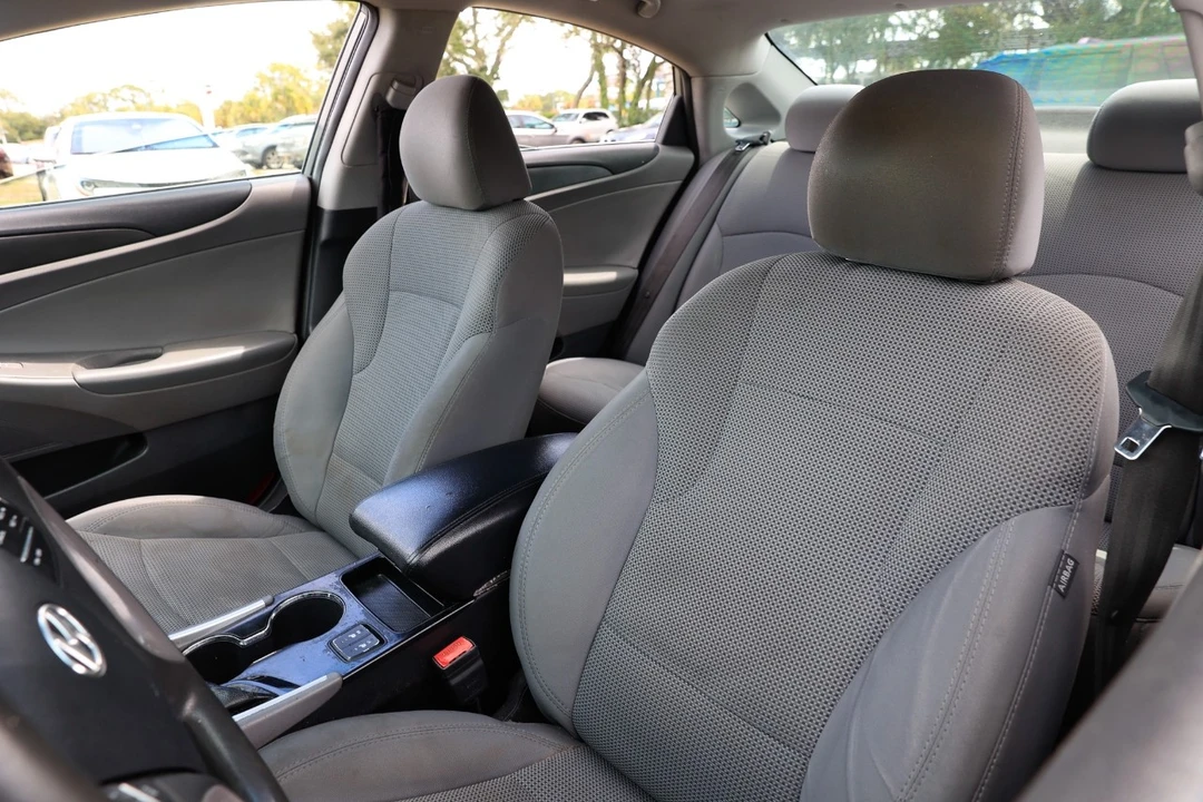 2014 Hyundai Sonata - Image 6 of 12
