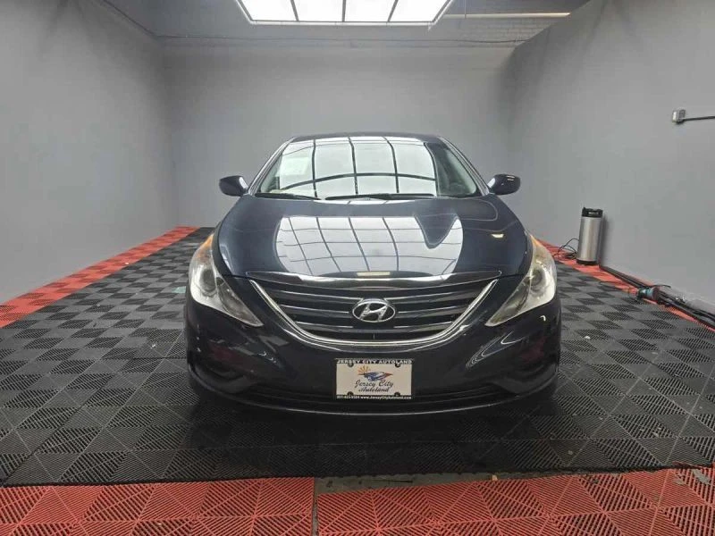 2014 Hyundai Sonata - Image 2 of 12