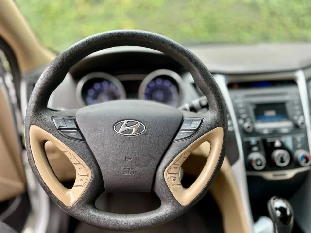 2014 Hyundai Sonata - Image 12 of 21