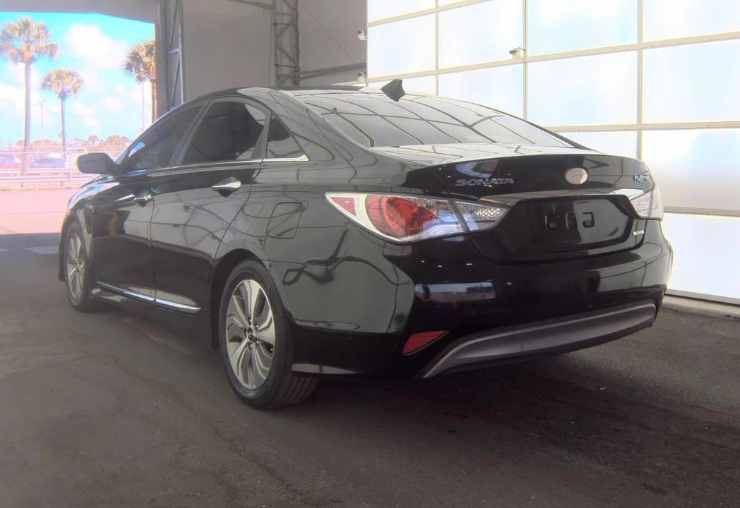 2014 Hyundai Sonata - Image 2 of 12