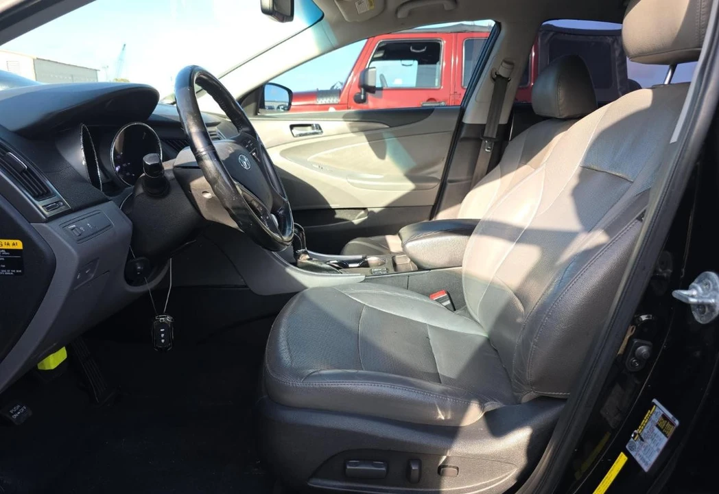 2014 Hyundai Sonata - Image 10 of 12