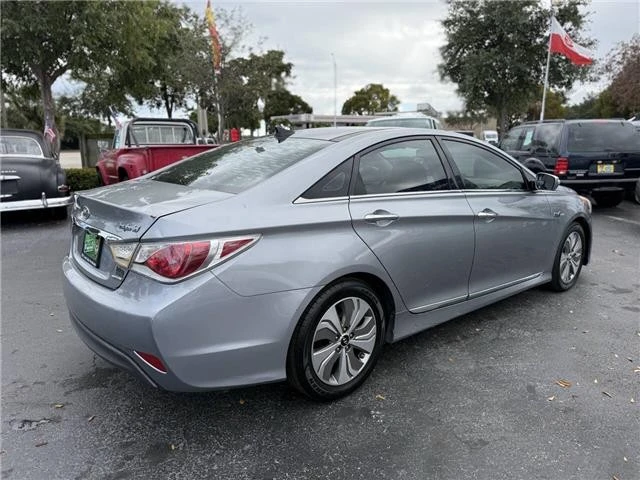2014 Hyundai Sonata - Image 8 of 21