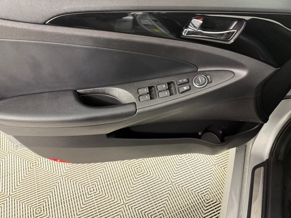 2014 Hyundai Sonata - Image 11 of 21
