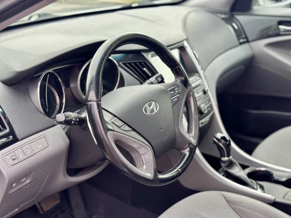 2014 Hyundai Sonata - Image 9 of 21