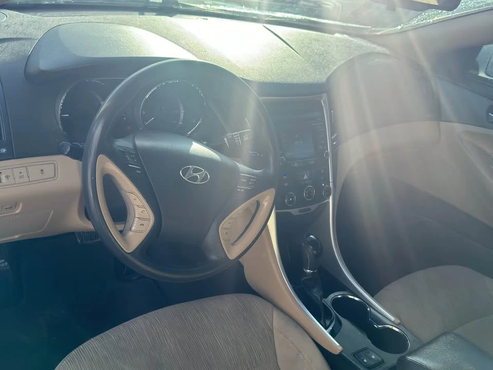 2014 Hyundai Sonata - Image 4 of 13