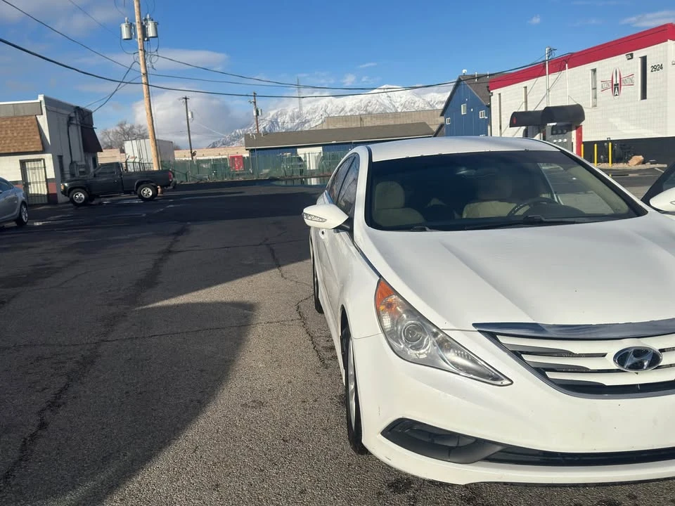 2014 Hyundai Sonata - Image 10 of 13