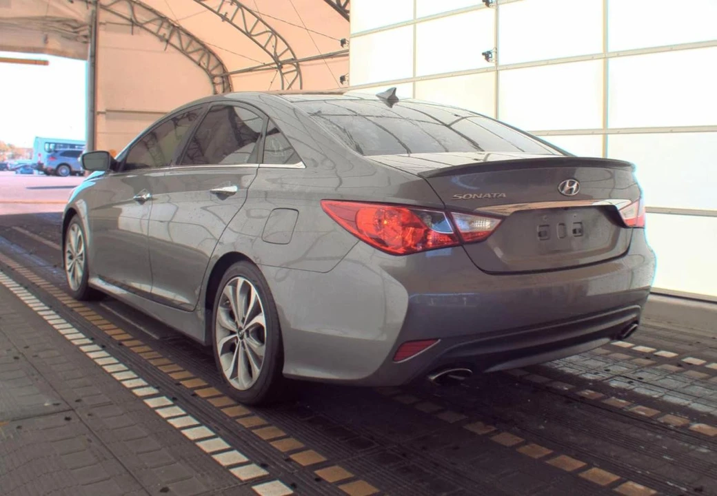 2014 Hyundai Sonata - Image 8 of 14