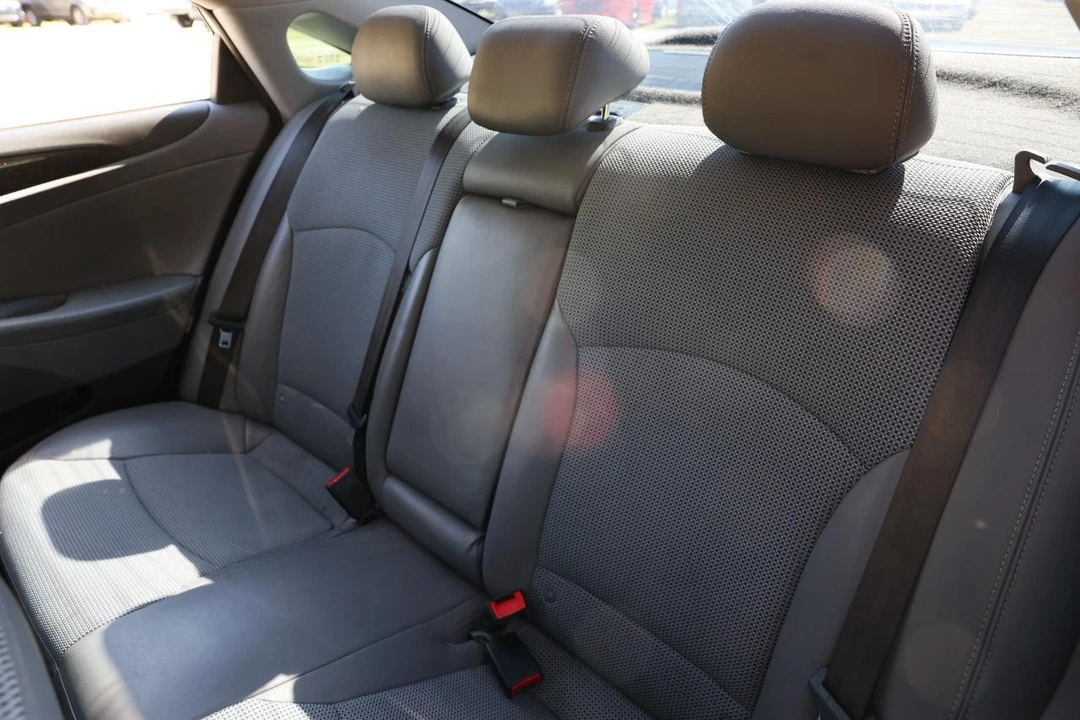 2014 Hyundai Sonata - Image 8 of 21