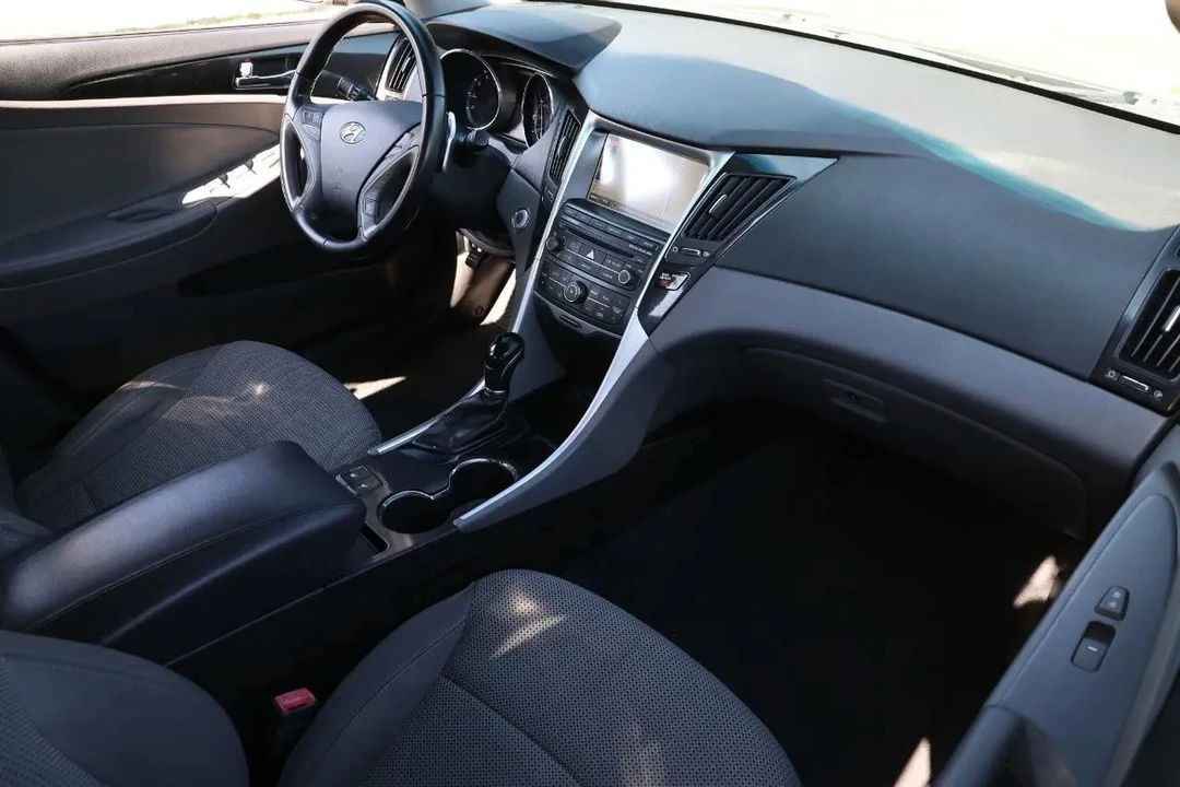 2014 Hyundai Sonata - Image 16 of 21