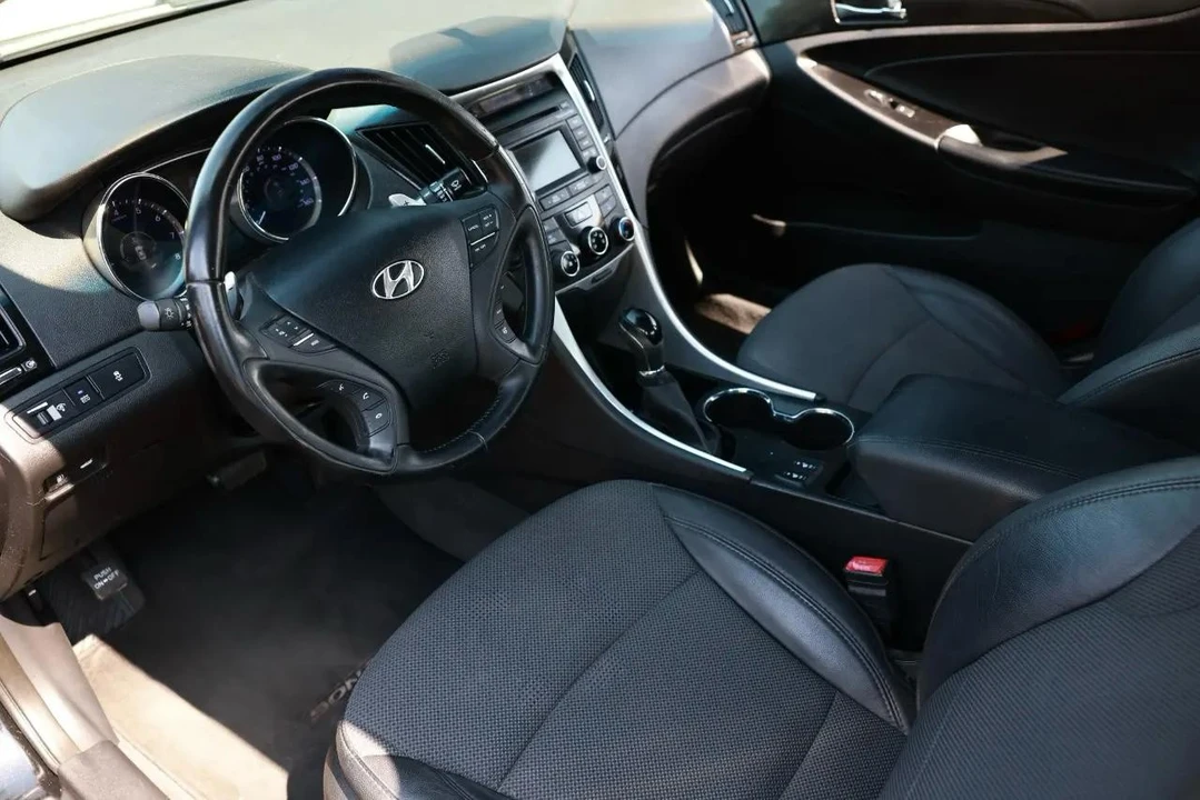 2014 Hyundai Sonata - Image 4 of 21