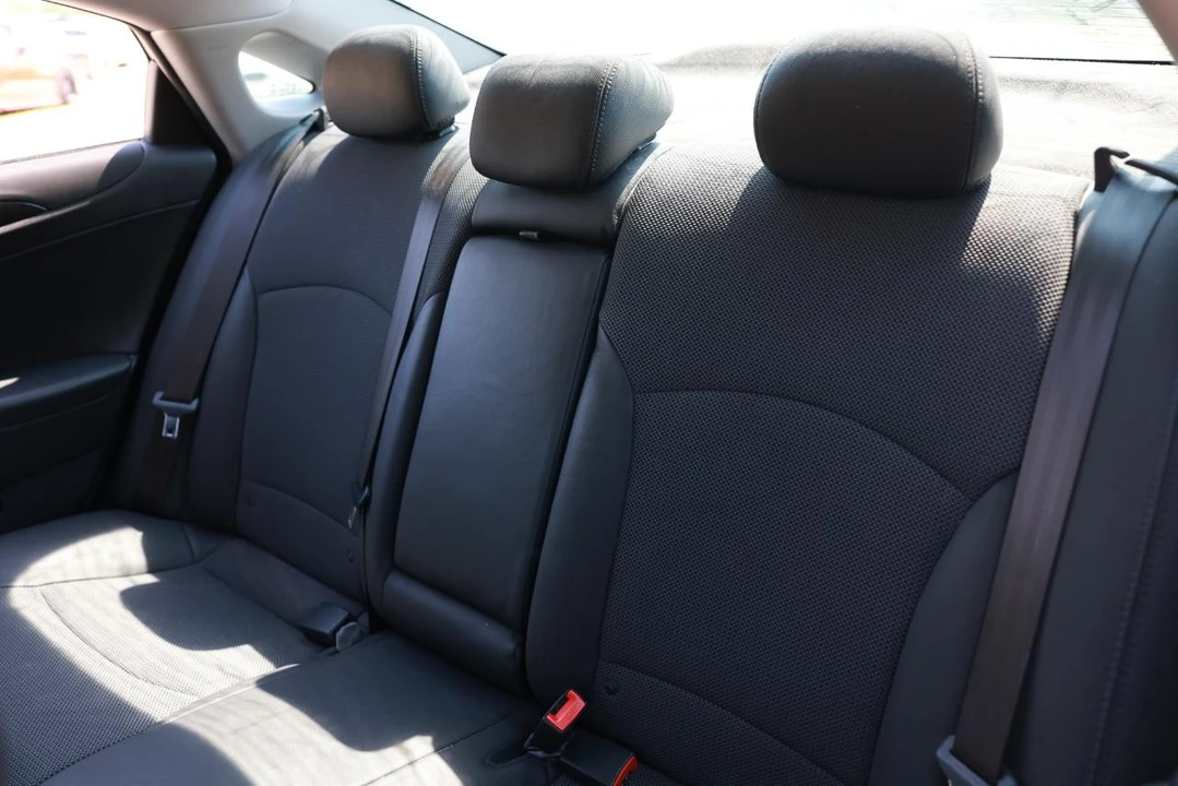 2014 Hyundai Sonata - Image 8 of 21