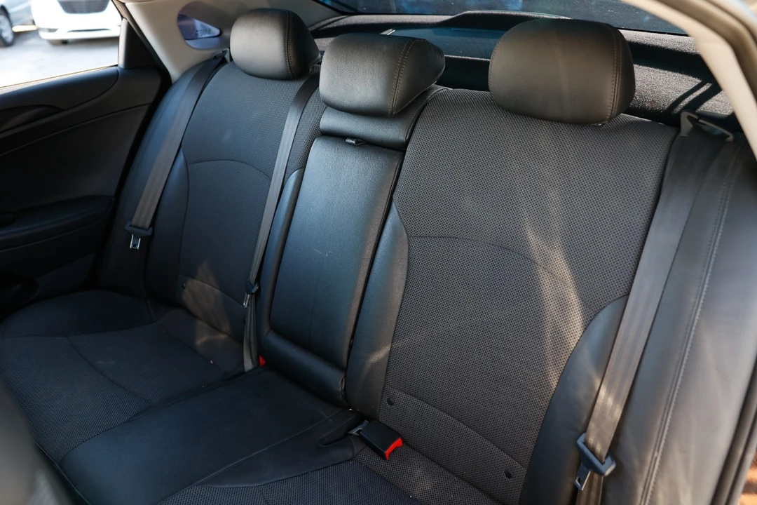 2014 Hyundai Sonata - Image 8 of 12