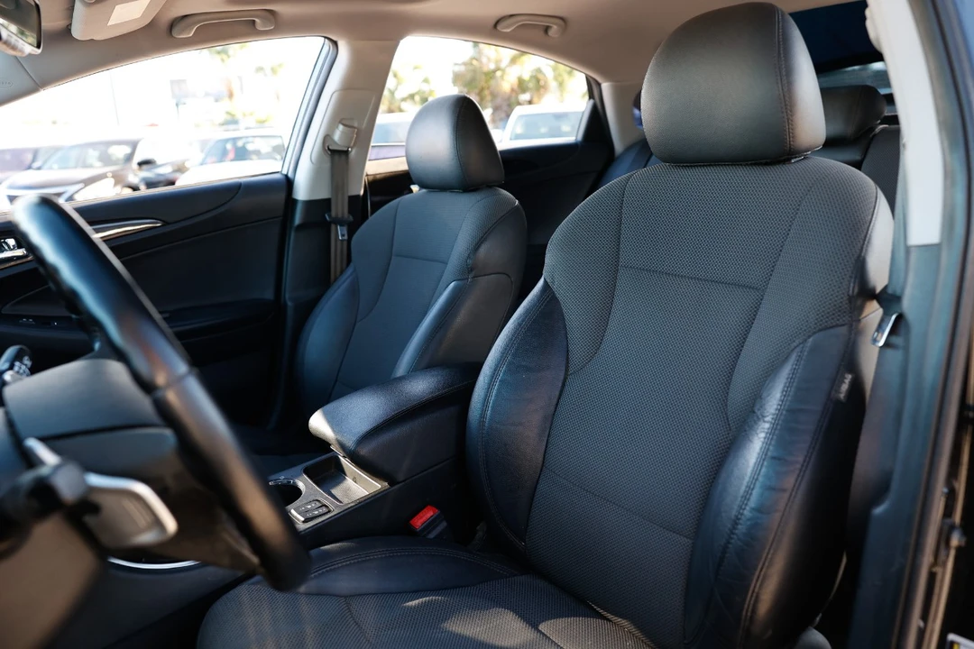 2014 Hyundai Sonata - Image 6 of 12