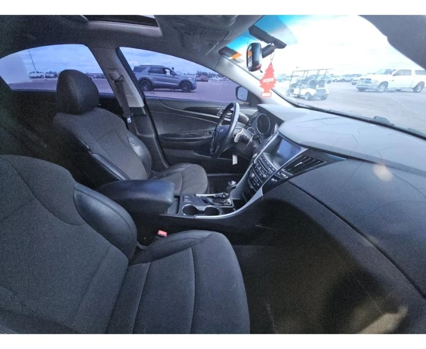 2014 Hyundai Sonata - Image 10 of 12