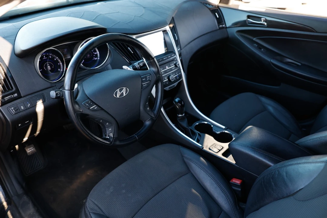 2014 Hyundai Sonata - Image 4 of 12