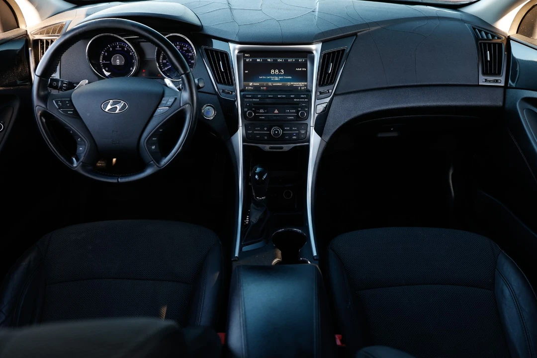 2014 Hyundai Sonata - Image 2 of 12