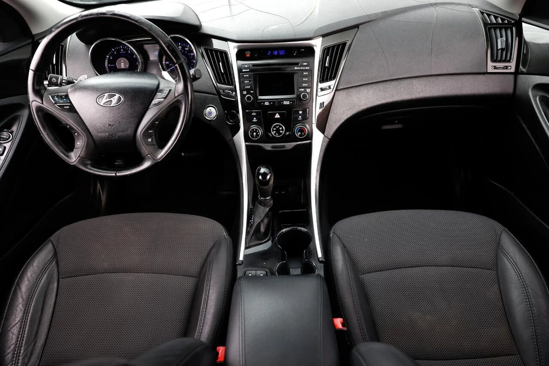 2014 Hyundai Sonata - Image 2 of 12