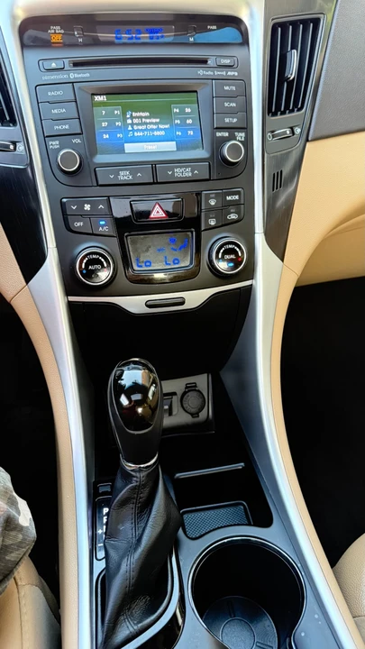 2014 Hyundai Sonata - Image 8 of 17
