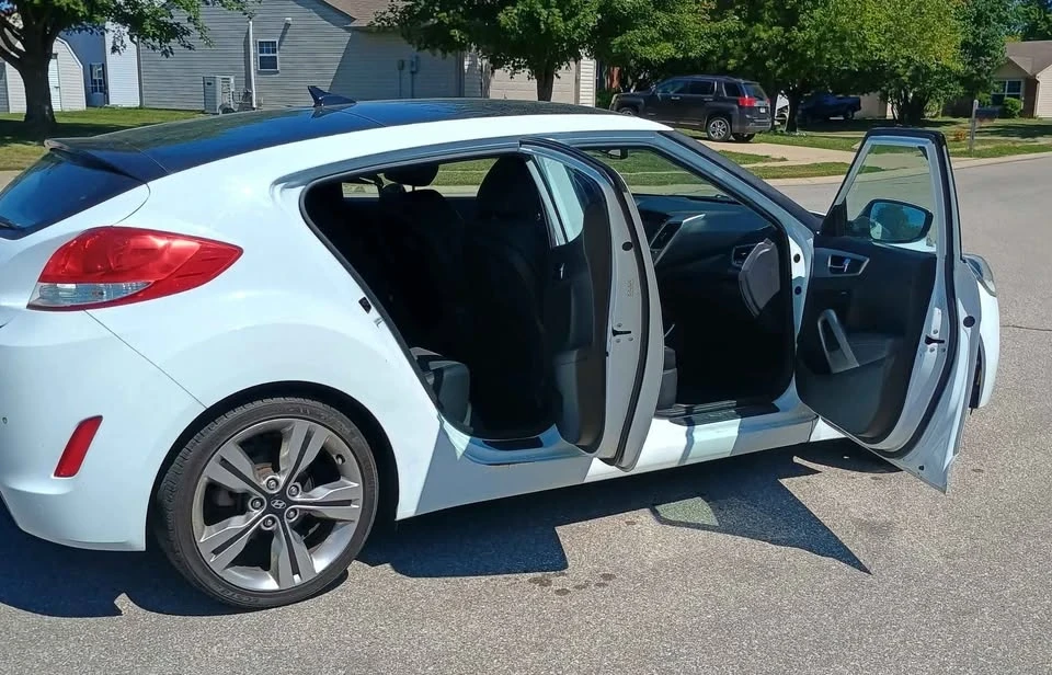 2014 Hyundai Veloster - Image 7 of 10
