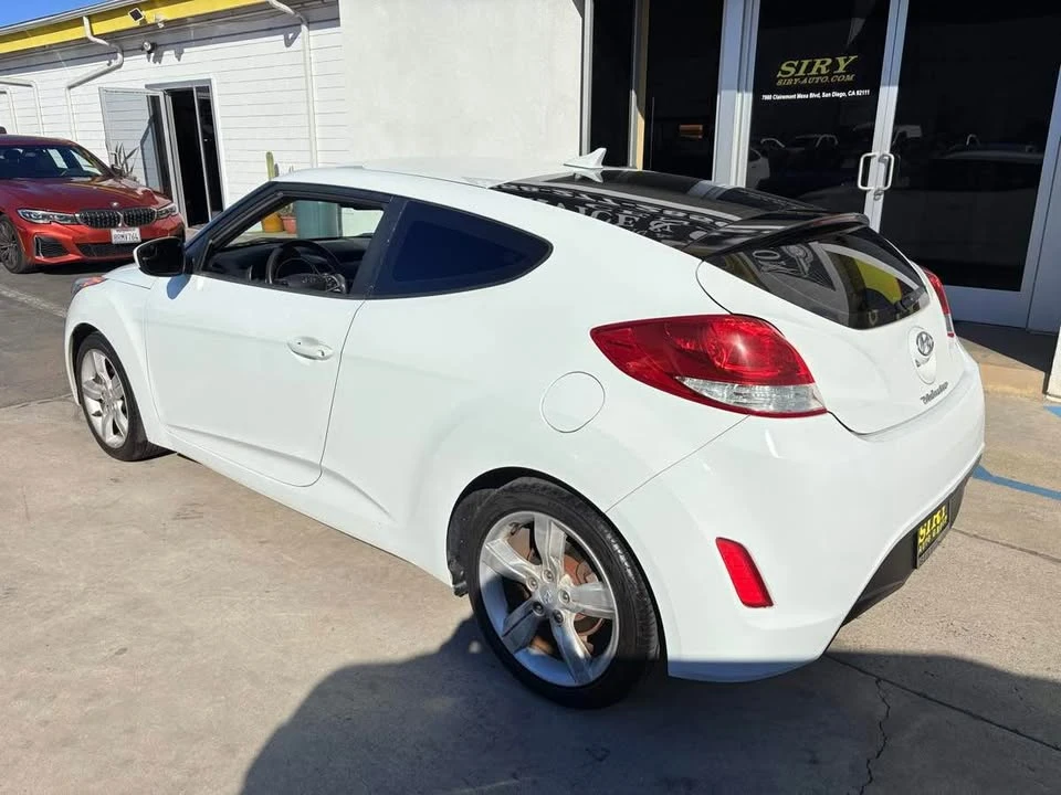2014 Hyundai Veloster - Image 2 of 14