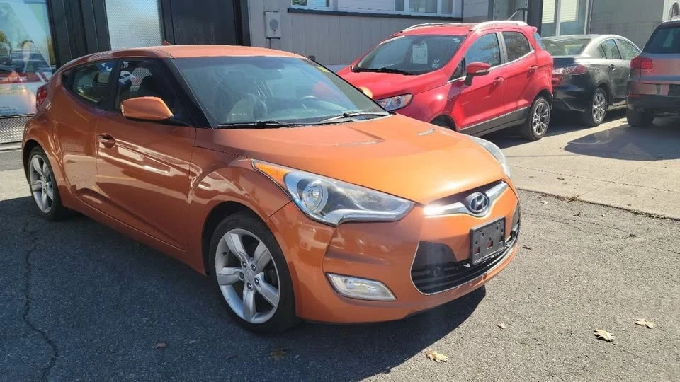 2014 Hyundai Veloster - Image 2 of 12