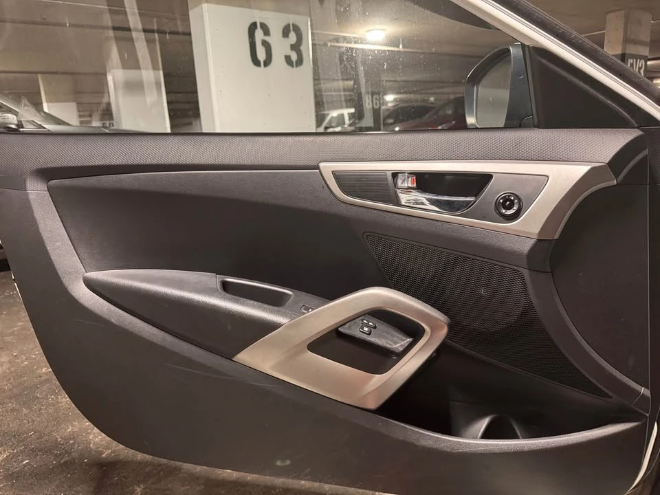 2014 Hyundai Veloster - Image 14 of 15