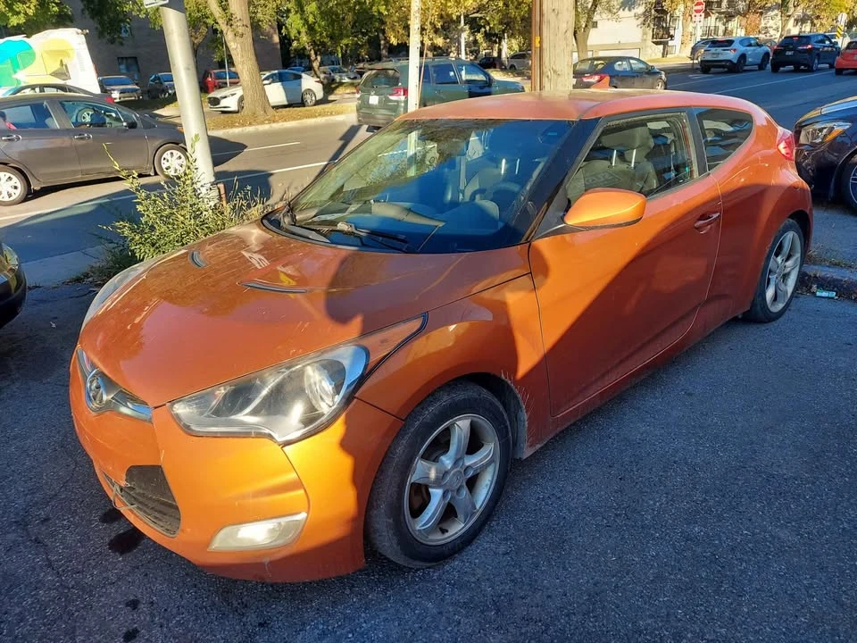 2014 Hyundai Veloster - Image 10 of 19