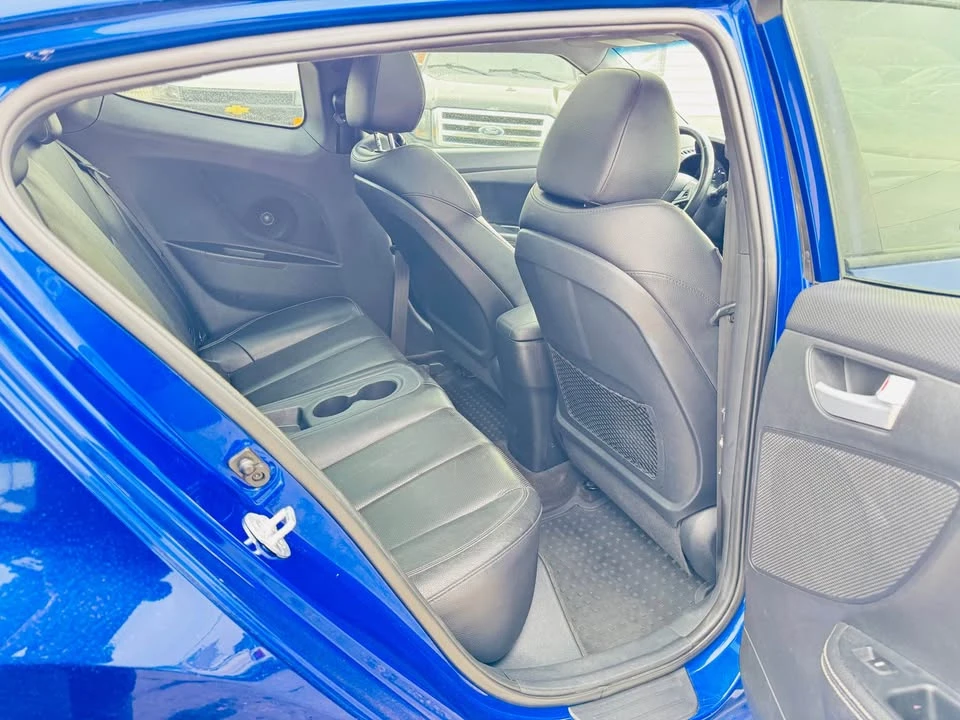 2014 Hyundai Veloster - Image 12 of 16