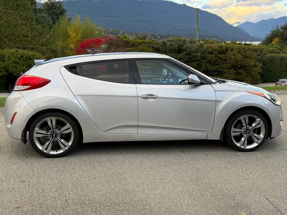 2014 Hyundai Veloster - Image 8 of 18