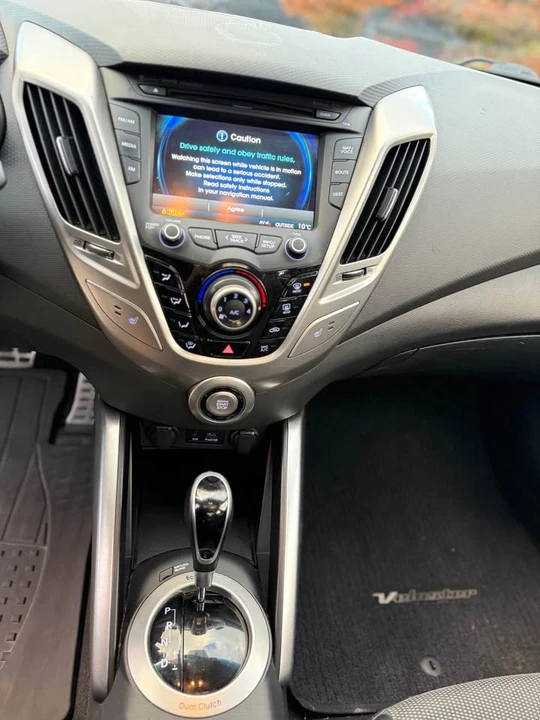 2014 Hyundai Veloster - Image 17 of 18