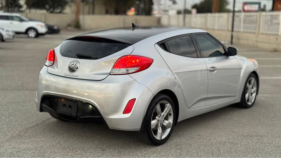 2014 Hyundai Veloster - Image 4 of 11