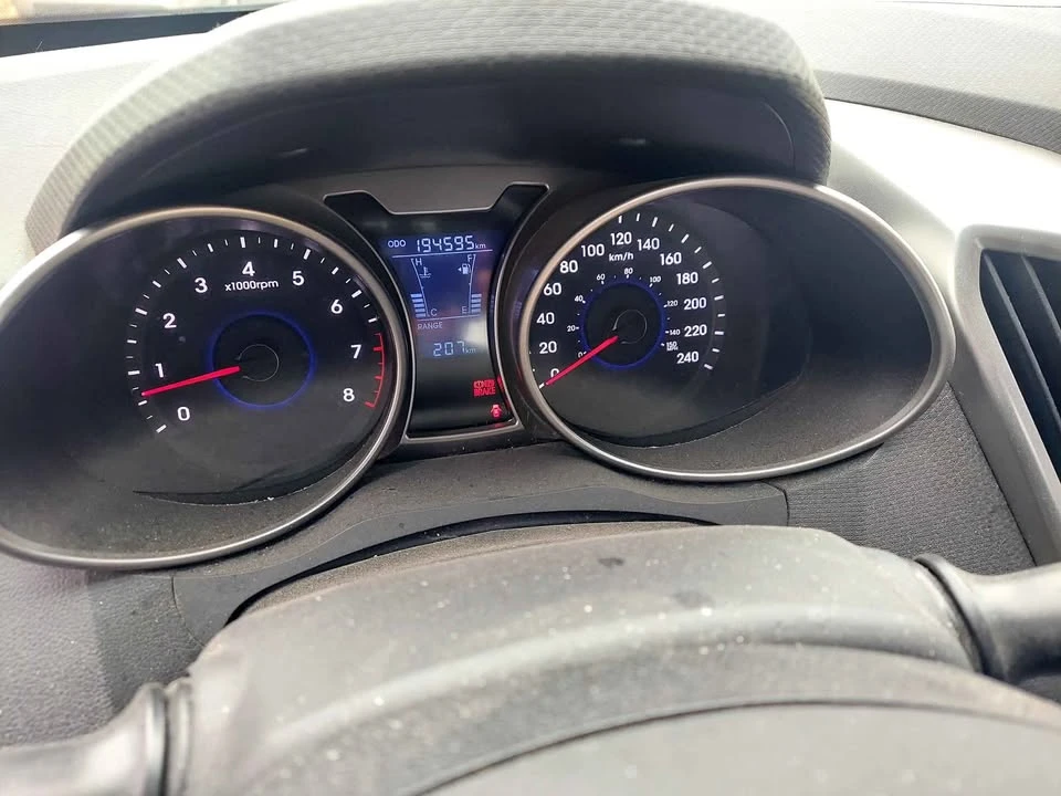 2014 Hyundai Veloster - Image 12 of 19