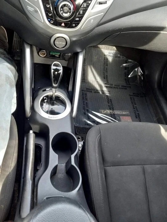 2014 Hyundai Veloster - Image 12 of 18
