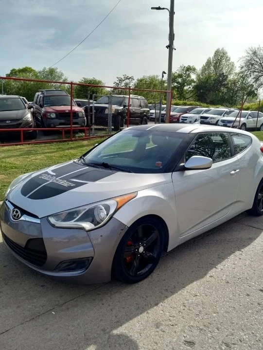 2014 Hyundai Veloster - Image 2 of 18
