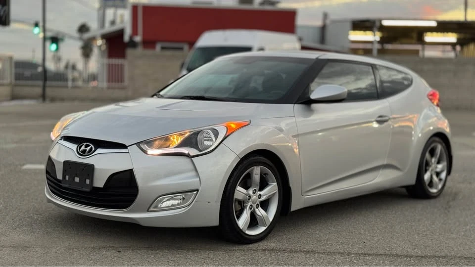 2014 Hyundai Veloster - Image 2 of 11