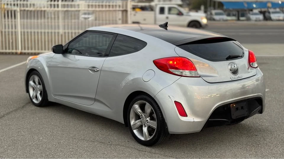 2014 Hyundai Veloster - Image 3 of 11