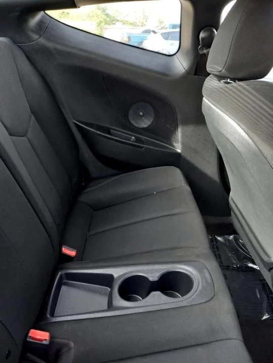 2014 Hyundai Veloster - Image 18 of 18