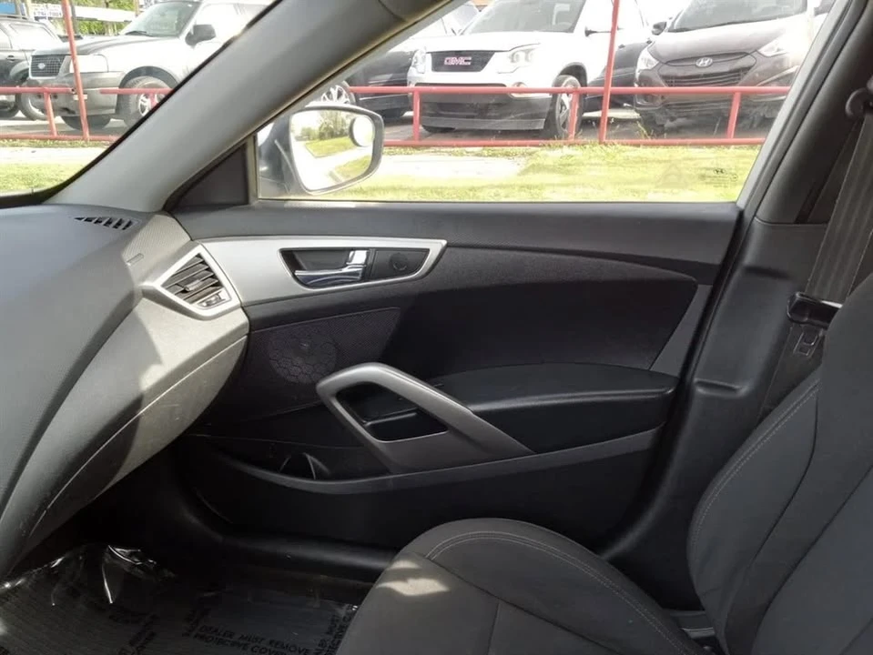 2014 Hyundai Veloster - Image 13 of 18