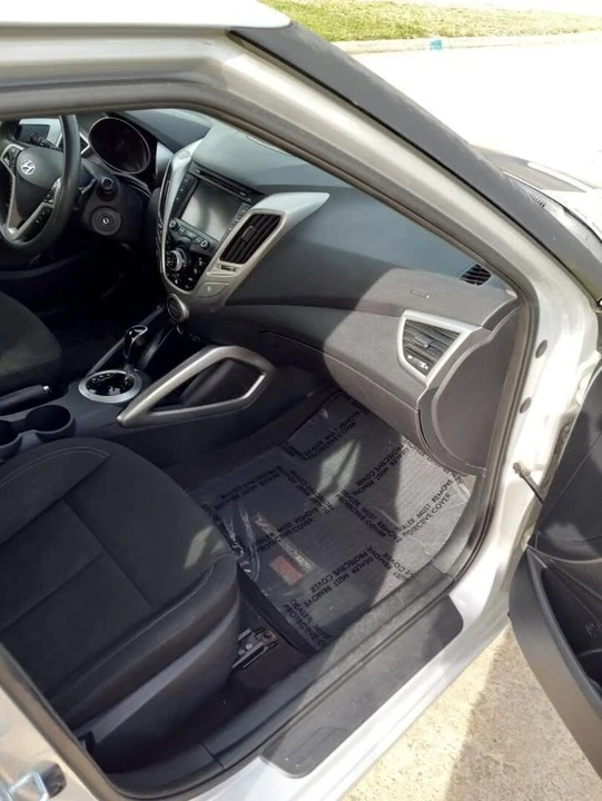 2014 Hyundai Veloster - Image 17 of 18