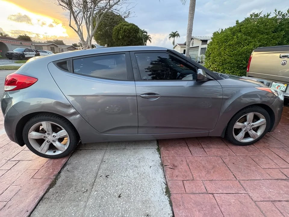 2014 Hyundai Veloster - Image 5 of 8