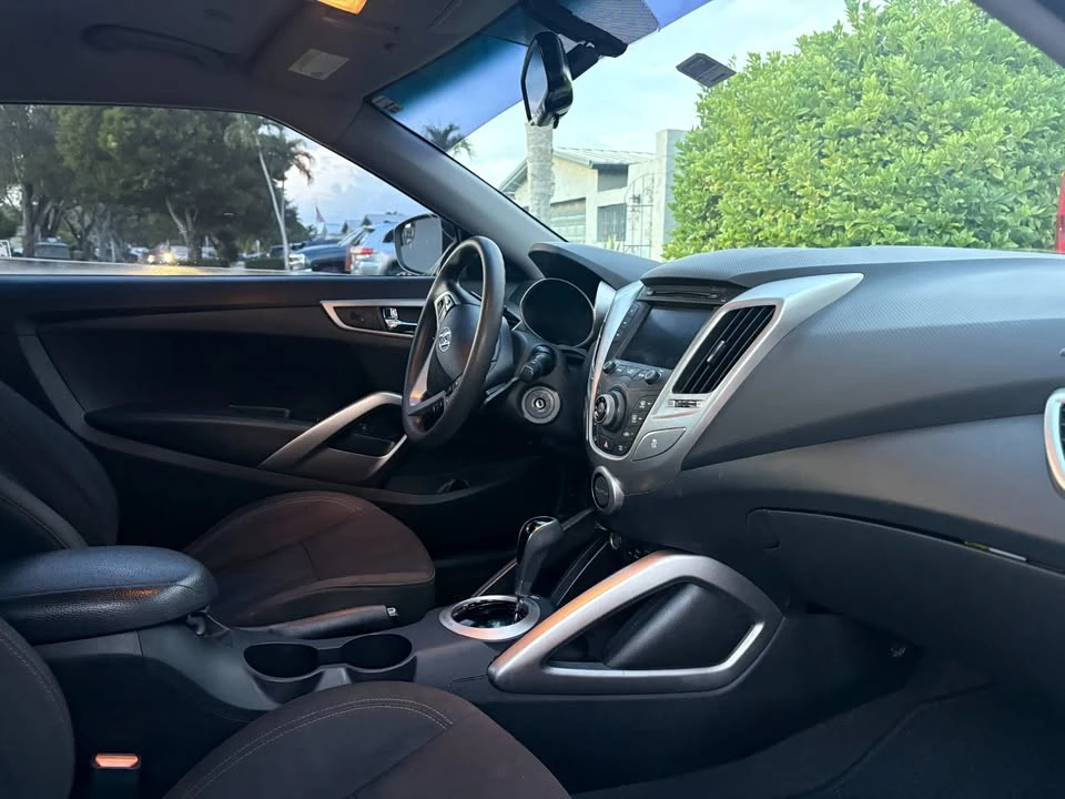 2014 Hyundai Veloster - Image 6 of 8