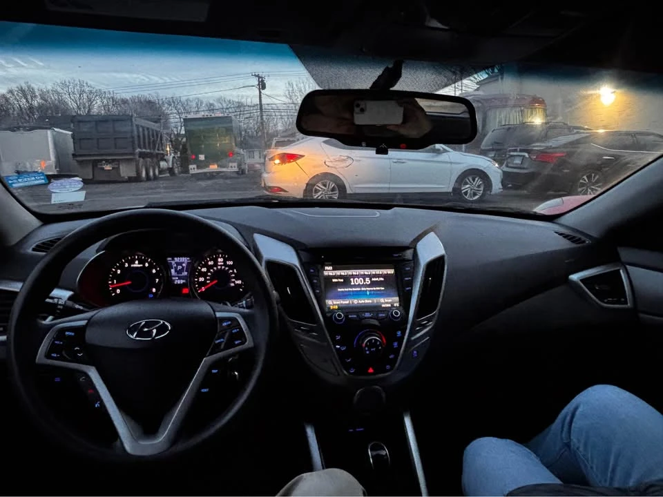 2014 Hyundai Veloster - Image 7 of 9